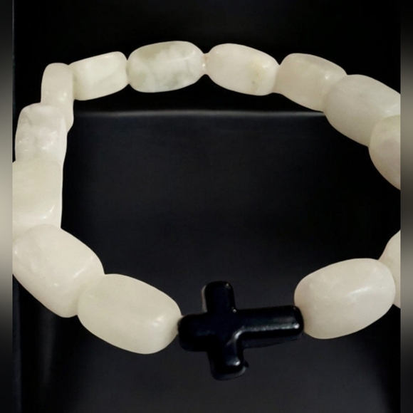 Womens Jewelry Cabochon White Irregular Stone Cross Bracelet - Picture 3 of 8